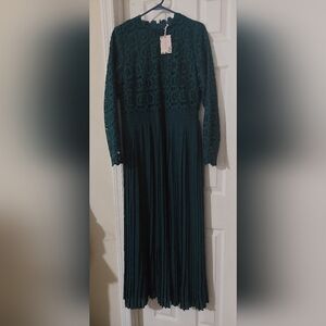 Dainty Jewells Size Large EXQUISITE ENGLISH MANOR NWT Emerald green